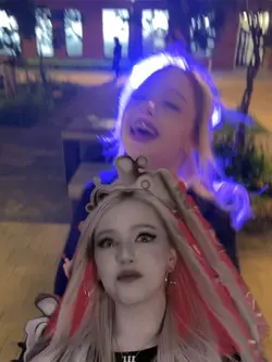 Slomo zoom out viral