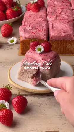 Strawberry Cake 