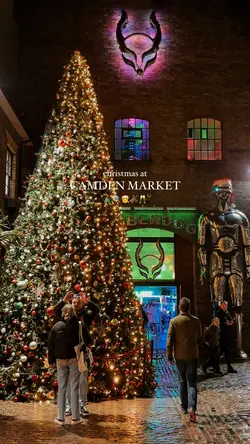 Xmas at Camden! 🎄🍭🎅🎻