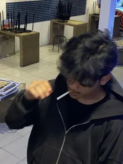 di sela sela sempit
