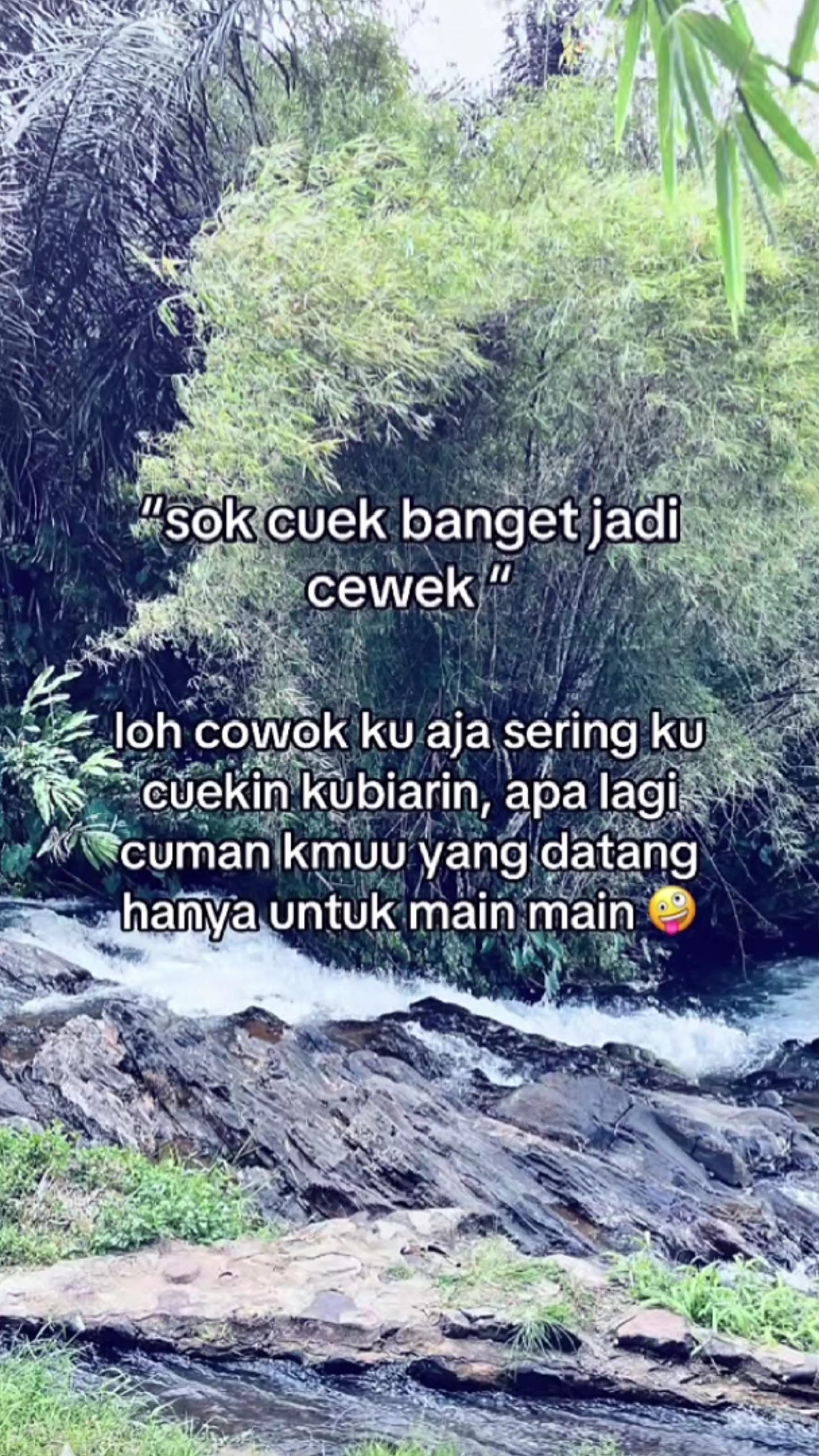 sok cuek banget cwe