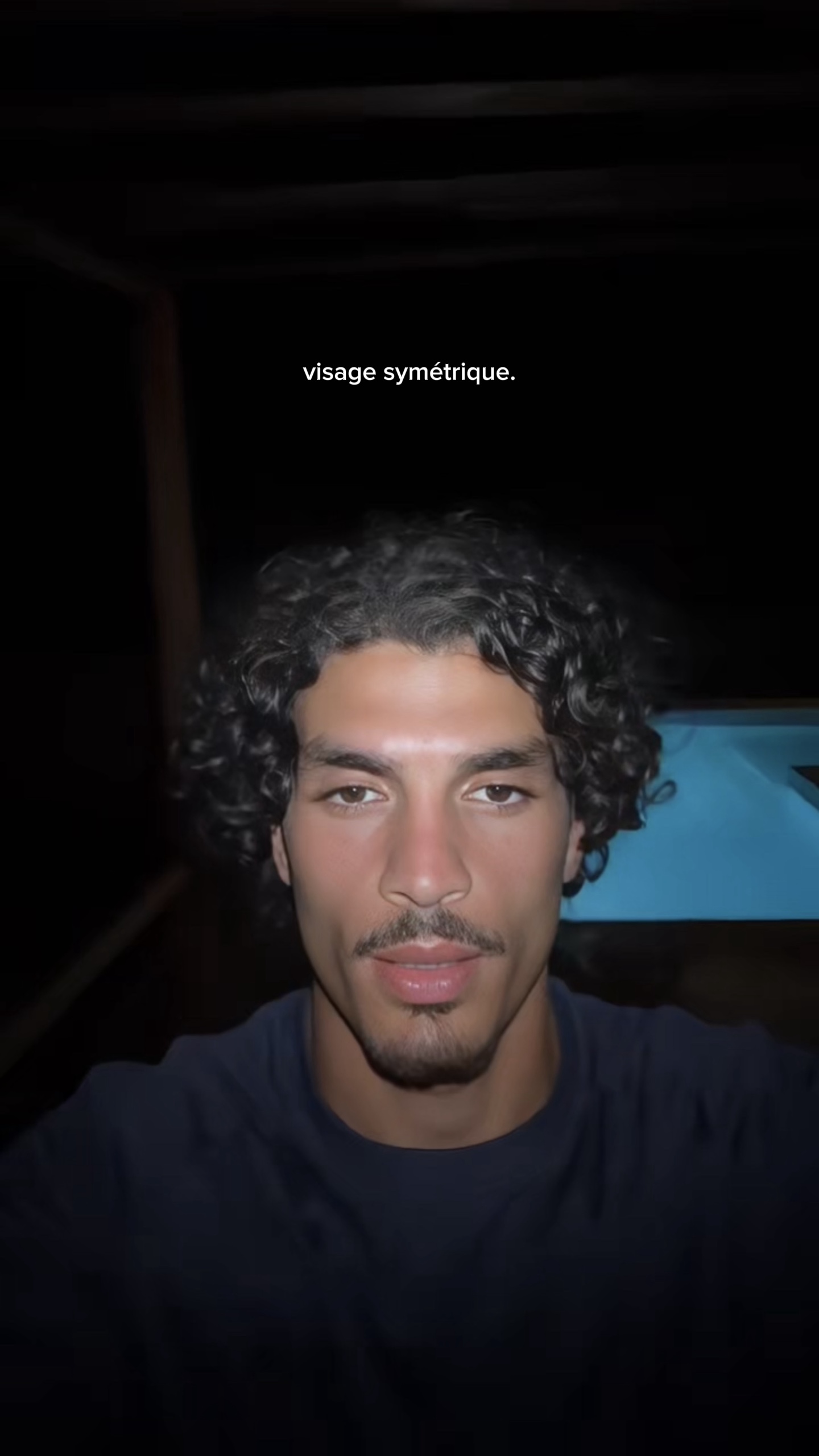 Visage Symétrique 😐