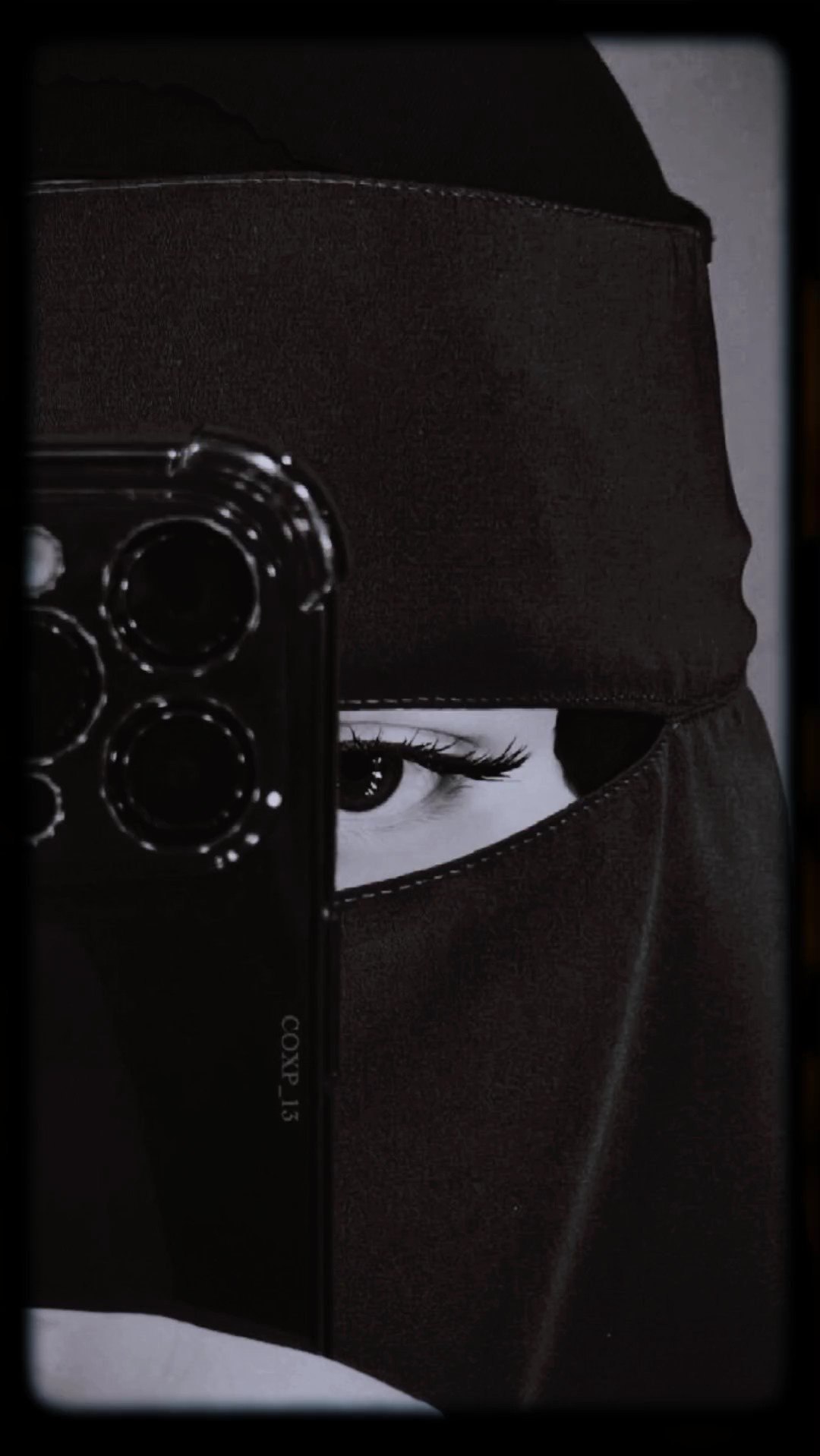 Hamari Adhuri kahani