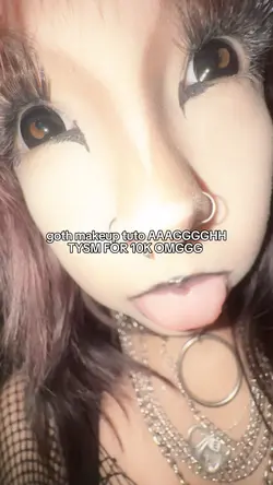 gothic makeup !!