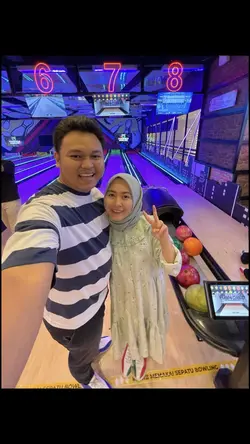 Bowling date