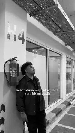 stay hitam putih