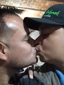 Beso vatos