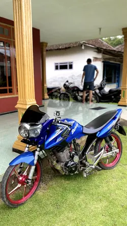 belakang blur