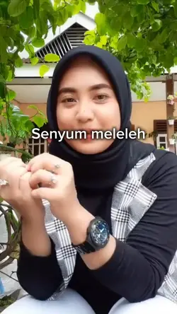 Senyum meleleh 