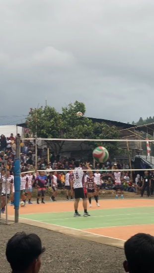 slowmo volley