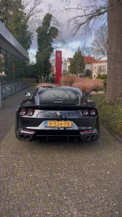 Ferrari 812
