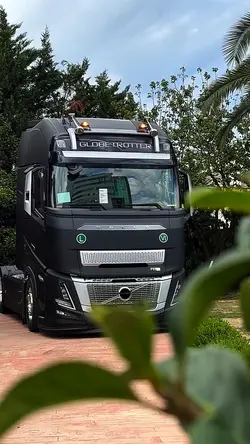 CAMINHÃO VOLVO 