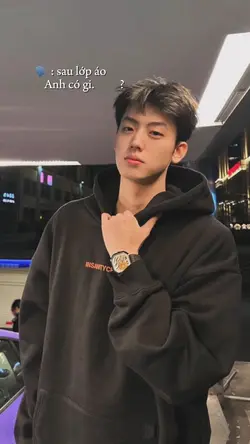 Sau lớp áo 
