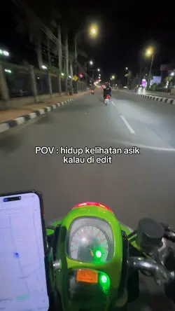 HIDUP KELIHATAN ASIK