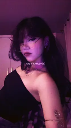 she's screamin 