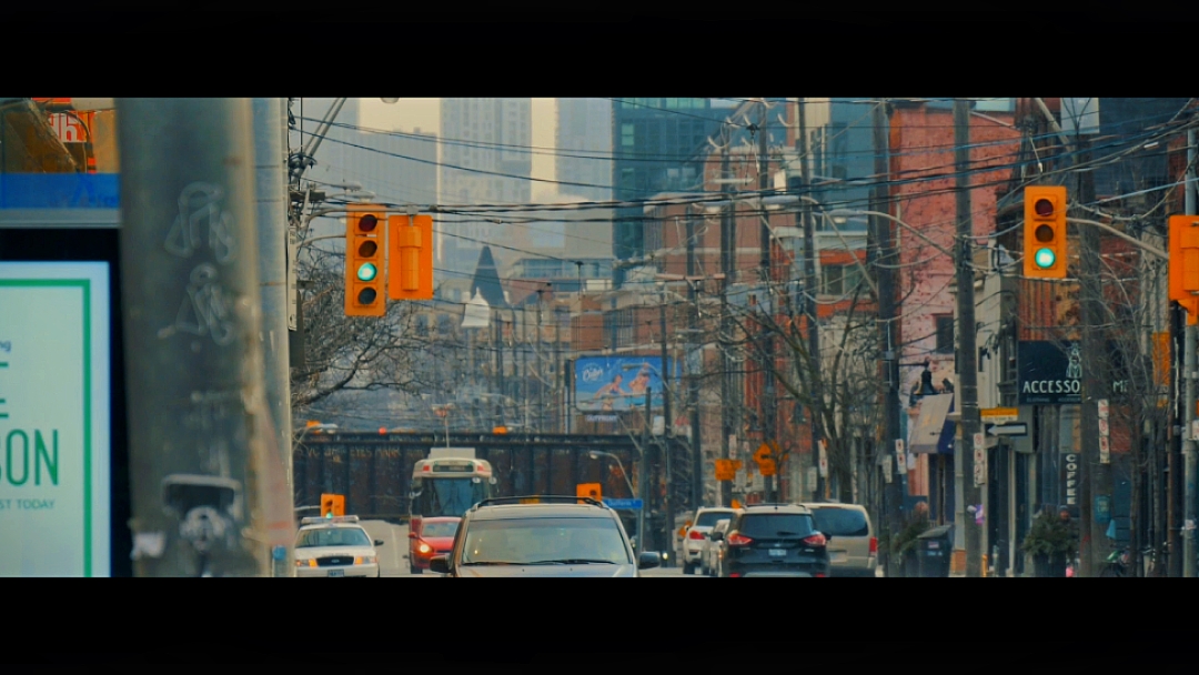 TRAILER FILM SLOWMO