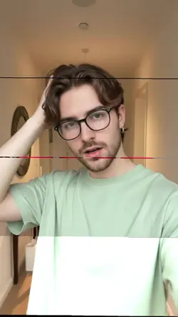 Ses çarptığında ve araba o dalgada titreştiğinde