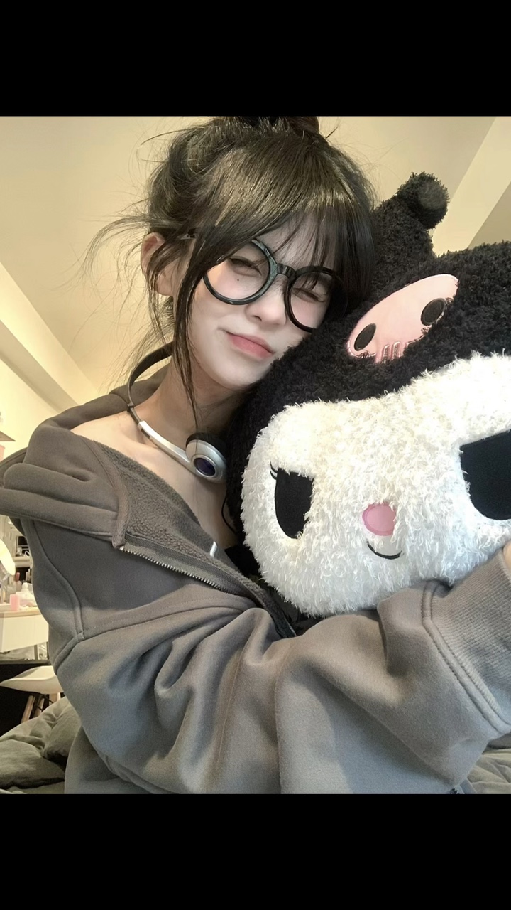 我说自己很烦一直找你 你却说我不找才烦💗