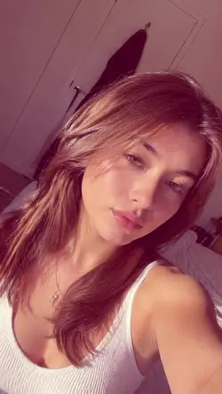 Selfie a ritmo in bianco e nero