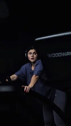 < 4 CLIPS - 10 ★ >