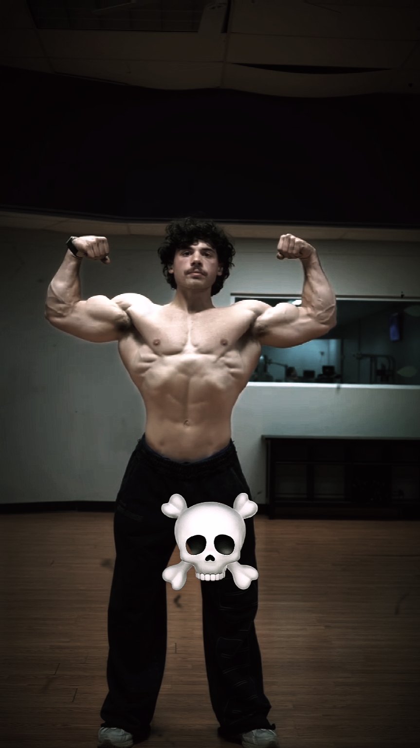 체육관 X 스컬페이스