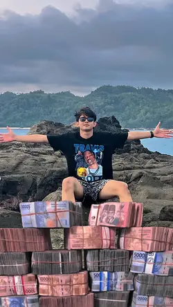 banyak duit di meja