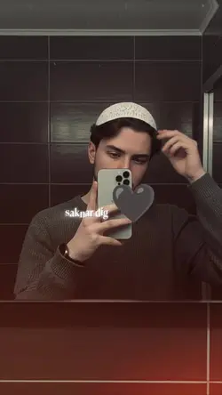 Spegel-selfie i nattljus