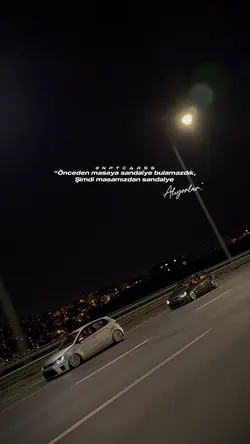 Sandalye bulamazdık.