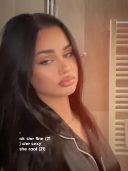 ok she fine she sexy