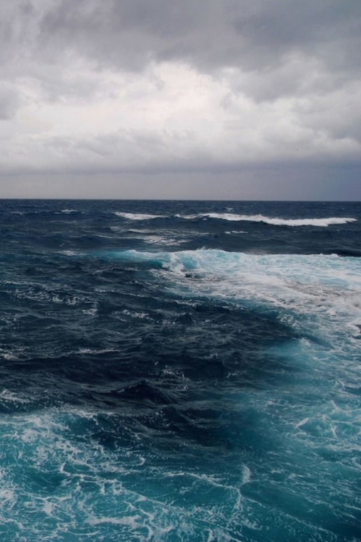 3 ojos azules oceánicos