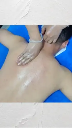 Massage cổ vai gáy