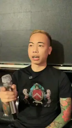 Chủ quán đây