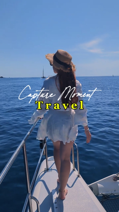 TRAVEL MOMENT 