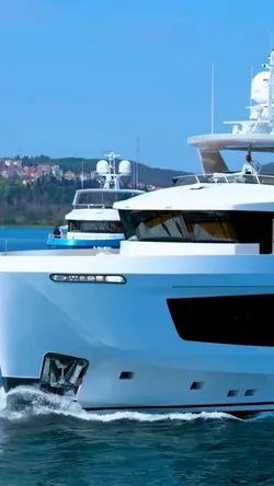 Silent Horizon |Boat