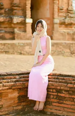 မင့်နဲ့နီးချင်ပြီ