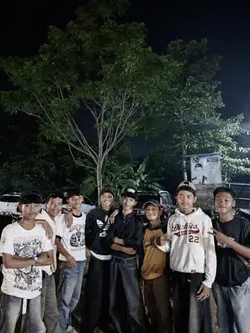 hujan derita 
