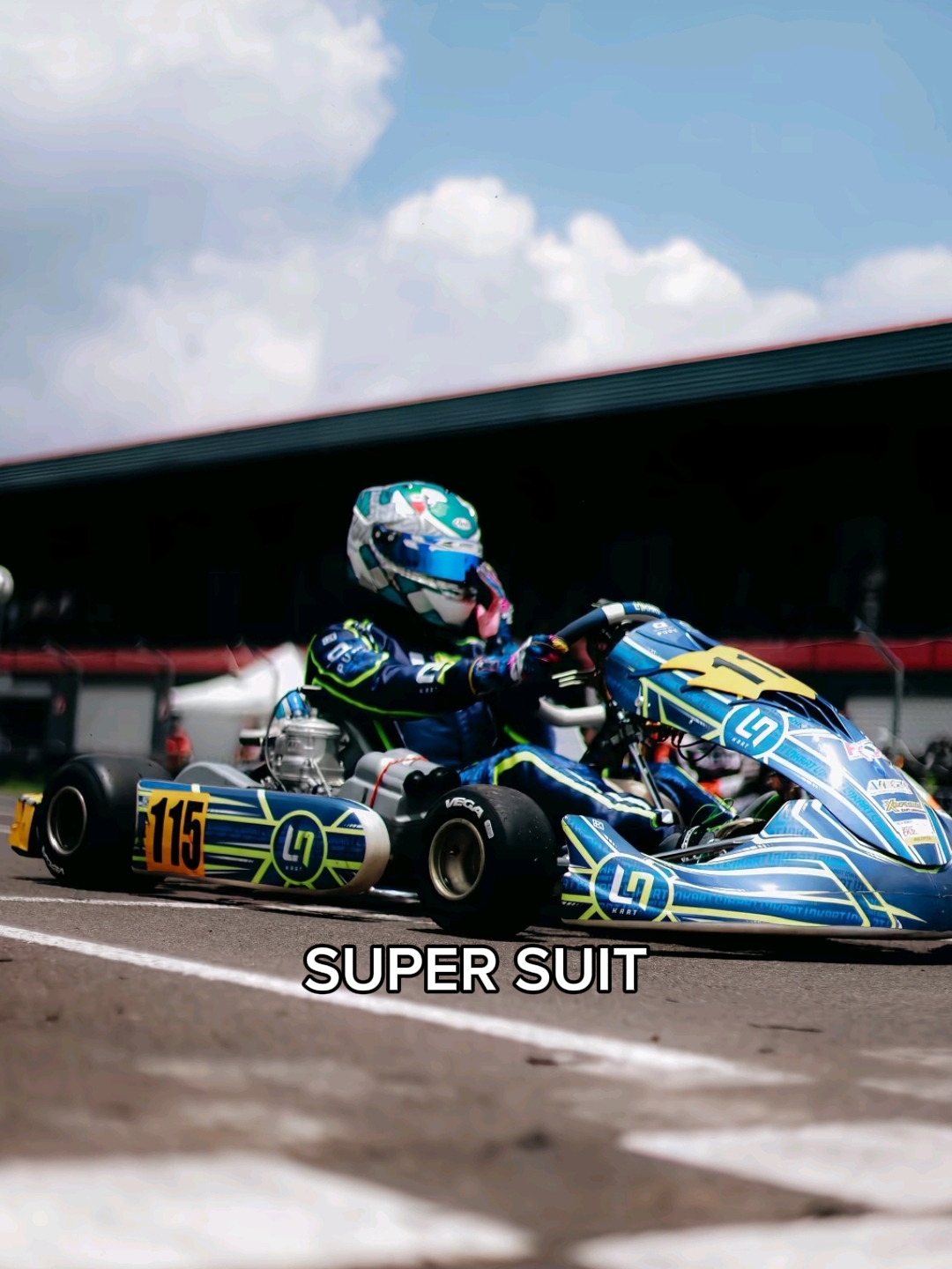 SUPER TRAJE