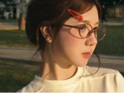 1 ảnh màu