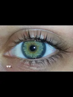 eyes are so pretty.
