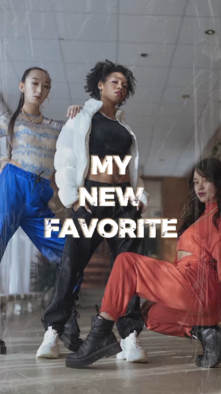 Exibição de produtos de roupas Estilo TikTok leve e fácil e aberto