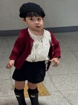 그대 춤을 추는 나무 같아요.