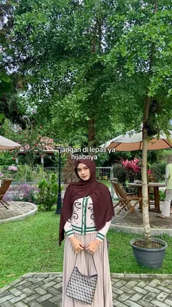 jgn dilepas hijabnya