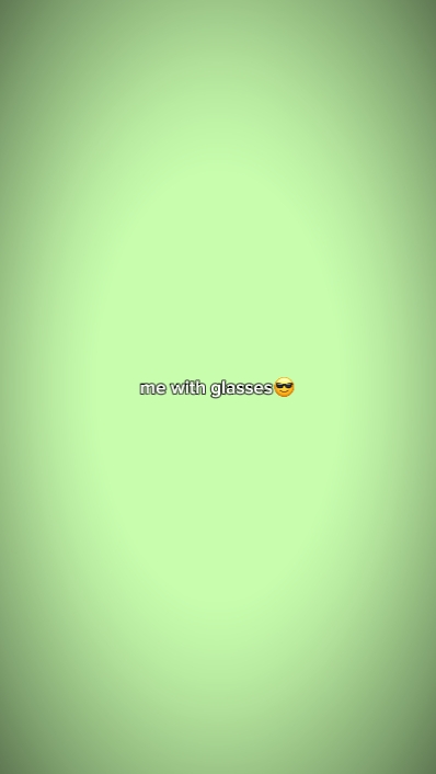 moi avec des lunettes