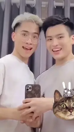 Chụp hình lén😍