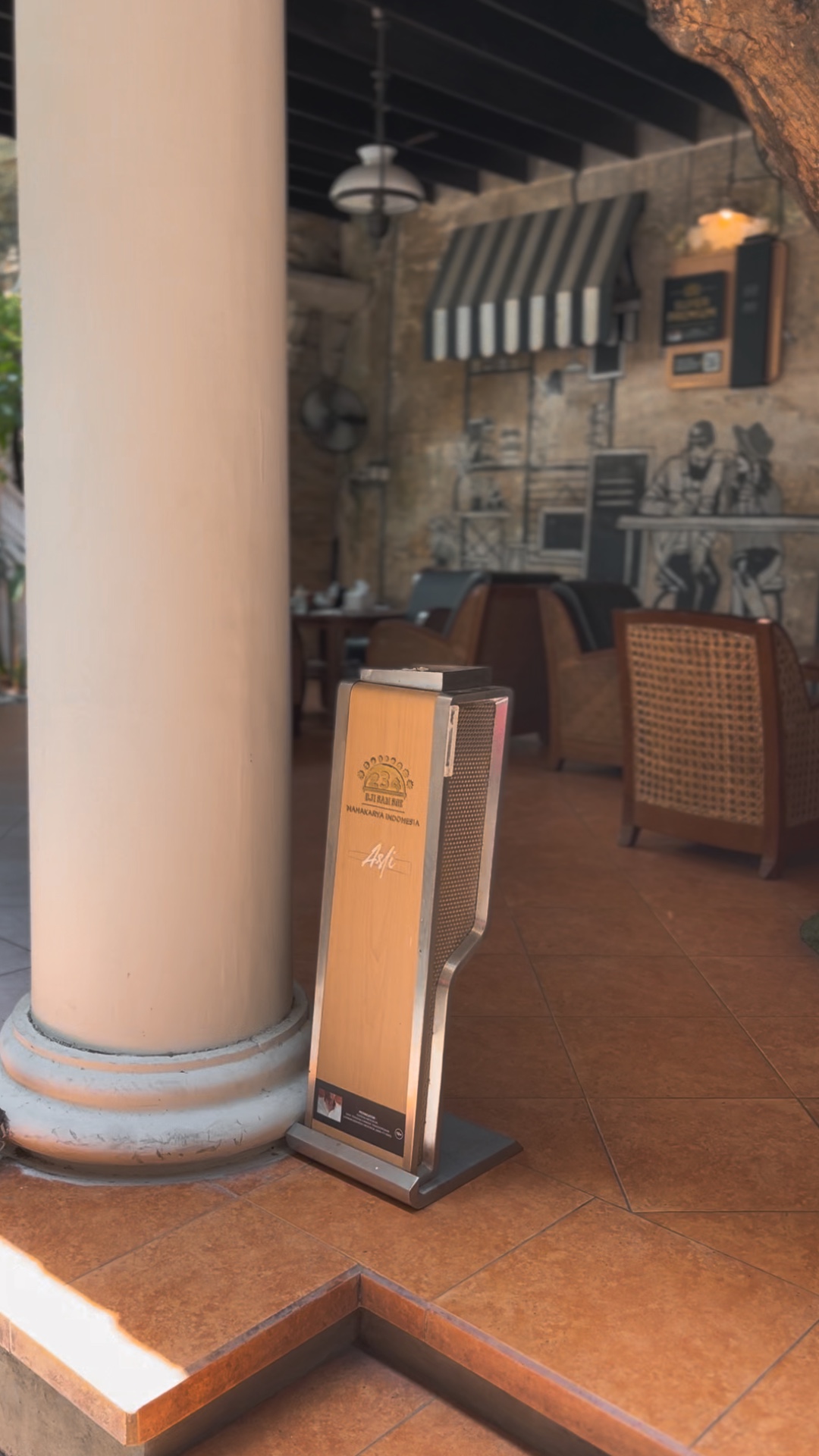 NADIE ES MEJOR