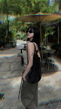 🧏🏻‍♀️