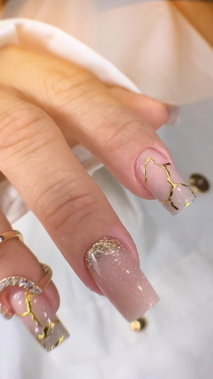 UÑAS