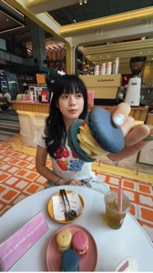 i like to eat