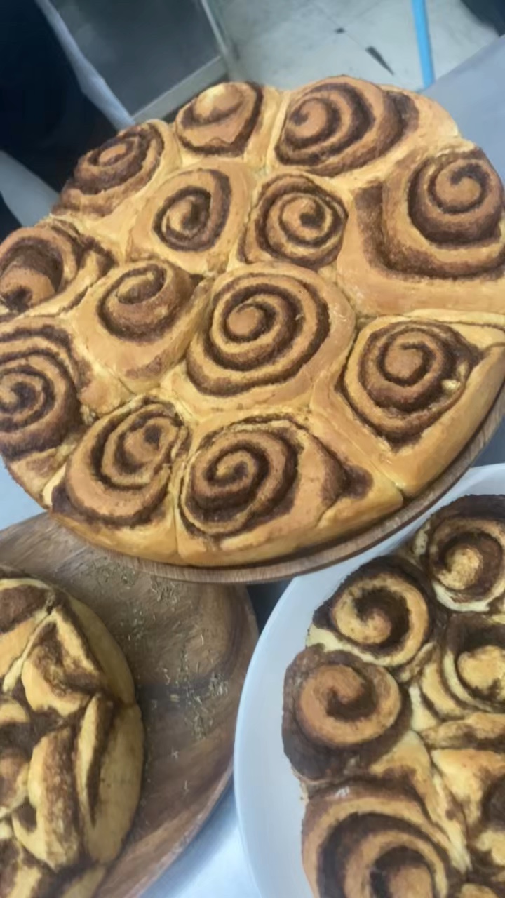 Montase roti ini