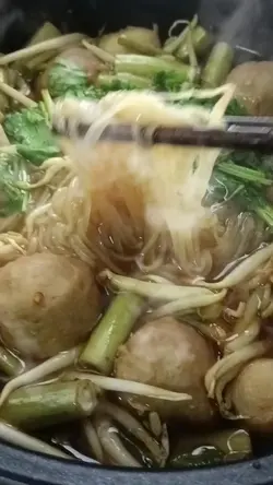 ก๋วยเตี๋ยวร้อนๆ